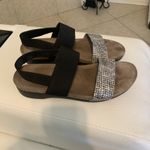Munro  women's sandals size 8 1/5 Photo 4