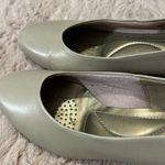 Size 7.5 wide shoes • soft style Photo 12