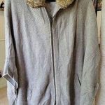 Guess Used beige knitted oversized pullover sweater hoodie with faux fur zip Photo 0