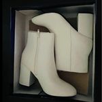 Madden Girl White Chunk Heel Round Toe Pointed Boots Size 7.5 Photo 4