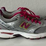 New Balance  400 Sneaker in silver/pink Size 8 Photo 0