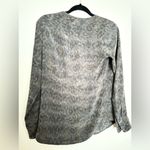 Equipment  Femme blouse size XS/TP silk cheetah animal print boho modest office Photo 1