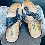 Baretraps  Black Leather Flip Flop Sandals Memory Foam Cork Insole Size 9 EUC Photo 2