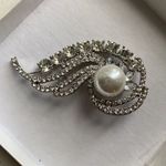 New Hair or Clothing Brooch Silver Photo 1