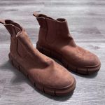 BP  Nordstrom Niya Chelsea Boots Tan Brown Suede Lug Sole 9.5 Fall Photo 2