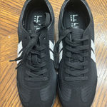 Nicole Miller NEW  New York Women's Sneakers size 8 Photo 0