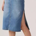 Levi's Side Slit Pencil Denim Medium Wash Jean Skirt Sz 31 Photo 0