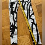 Rag and Bone black/white abstract graphic print mid rise skinny jeans size 26 Photo 8