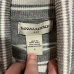 Banana Republic  Turtle Neck Long Sleeve Shirt Grey and White Striped Size Small Photo 3