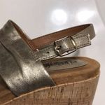 Euro Soft by Sofft Women’s Kahley Metallic Gold Strappy Cork Wedge Sandals Size 7.5 Photo 5