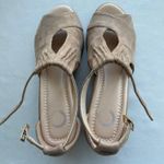 Journee Collection Kedzie Wedge Sandal size 6.5 Photo 10