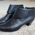 Munro Black leather boots  size nine real leather  Photo 0