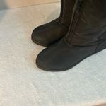 Totes Women’s Winter Boots – Size 7W Black Photo 2