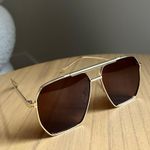 Aviator Style Sunglasses Photo 2