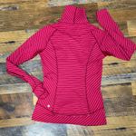 Lululemon  Think Fast Pullover in Stripe Deepest Cranberry Size 6 Sweater Stretch Photo 5
