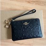 Coach  CF358 Boxed Corner Zip Wristlet In Signature Leather Debossed Photo 4