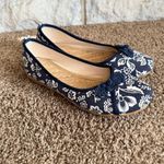 None Floral Navy and White Women's Flats EU 40, fits like a women’s 8 Photo 2