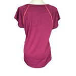 Everlast women's size medium cranberry short sleeve v-neck stretchy t-shirt Photo 3
