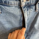 Madewell  The Mom Jean in Basley Wash size 30 Photo 2