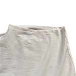 DSG center front cinched v Photo 4