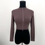 Set Active Ribbed Long Sleeve Crop with Double Zipper in Color Pepper & Size XS Photo 4