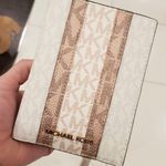 Michael Kors Powder Blush Jet Set Stripe Passport Wallet Photo 2