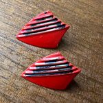 Boutique Vintage Womens Retro Shield Shape Stud Earrings 70s 80s Metal Red Black Photo 1