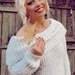 Vestique Off The Shoulder Sweater Photo 5