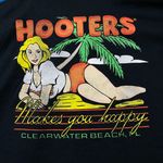 Hooters Makes You Happy Restaurant T-shirt Size Extra Large Photo 2