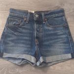 Levi's wedgie fit high rise shorts size 24 Photo 0