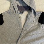 Friends Cropped Hoodie Black Photo 6