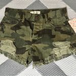 Free People NWT Camo Cutoff size 24 Photo 2