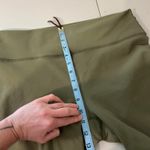 Fabletics Olive Green Powerhold Inseam 8' Mid Rise Biker Shorts Size XL Photo 5