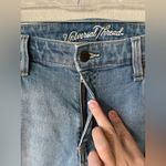 Universal Threads Universal Thread Medium Light Boyfriend Distressed Midrise Crop Women’s Size 16 Photo 4