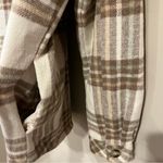 Garage  Cream Tan Green Plaid Vancity Shacket Women’s Size Medium Photo 4