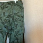 Faded Glory FINAL MARKDOWN  Green Camouflage capris 18 Photo 1