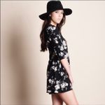 Winwin  Black Floral Print V-Neck Romper Size Small Photo 2