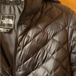 The North Face 550 Transit Down Parka Coat in Black Photo 10