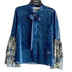 La Bellum  Hillary Scott print blouse Bell Sleeves Navy Tie at neck Women’s Size M Photo 0