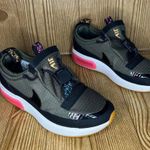 Nike Air Max Dia Winter Cargo Khaki green Black Summit White
Women’s 6 Photo 1