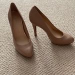Jessica Simpson Nude Tan Round Toe High Heel Shoes Pumps Size 8.5 Patent VEUC Photo 1