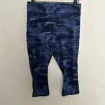 Lululemon - Train Times Crop 17” Athletic Running Gym Workout Yoga Leggings Photo 2