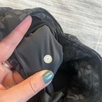 Lululemon  Base Pace 23" Leopard Print Leggings size 6 Photo 2