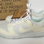 Nike Women Dunk Low Photo 0