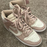 Nike Dunk High Women’s High Photo 0