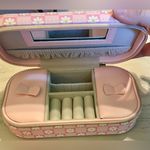 Cupcakes and Cashmere From Anthropologie | Jewelry Box W/ Zipper | Daisies Photo 8