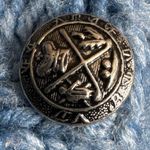 American Vintage 1980's Hand knit Blue vest coat of arms buttons size small Photo 11