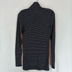 Lou & grey  Turtle Neck Long Sleeve Shirt Woman’s XS Navy Blue Photo 5