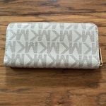 Michael Kors Signature Classic White Leather Long Zip around Wallet Photo 1