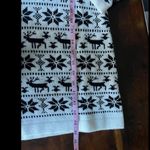 NWT’s Black and White V Photo 5